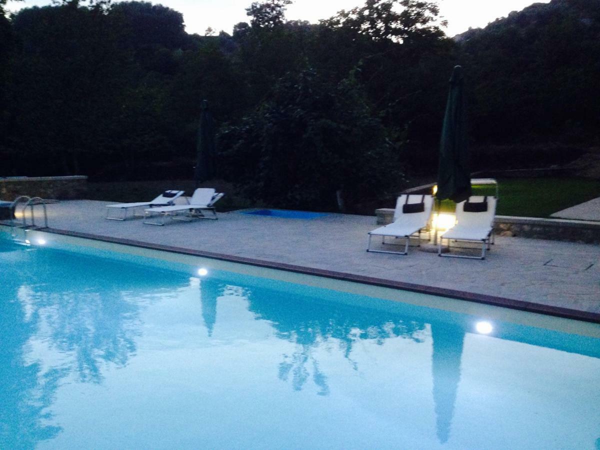 Monnalisa Apartment Castiglione di Garfagnana Luaran gambar