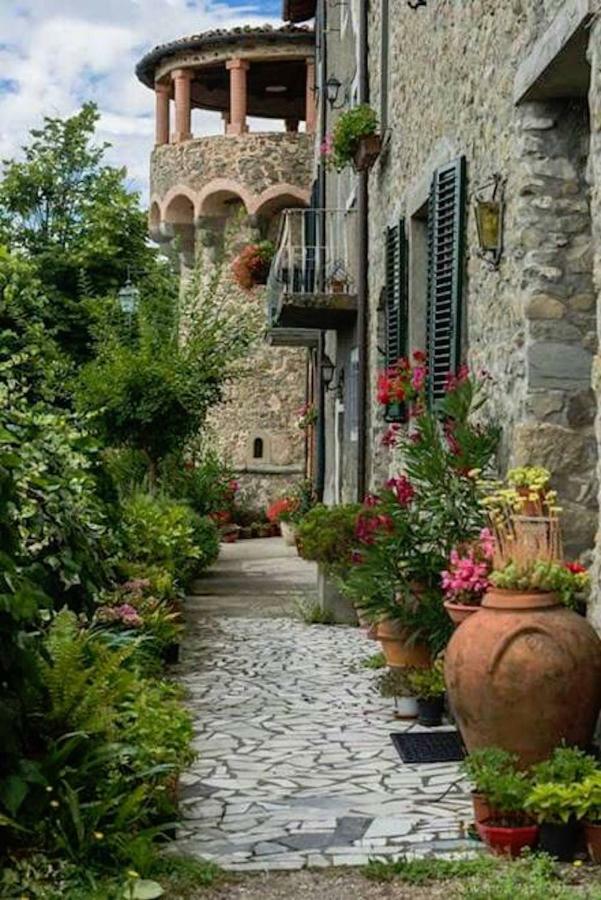 Monnalisa Apartment Castiglione di Garfagnana Luaran gambar